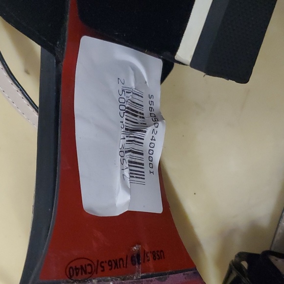 Unknown Shoemaker Velvet Black Patent Leather Ankle Strap Sandals 8.5 - Picture 3 of 10